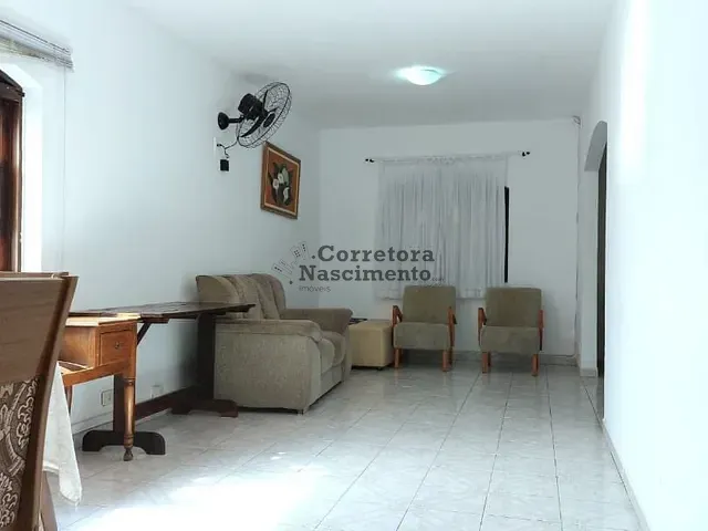Casa com 250m² 2 quartos e 2 banheiros, à venda, no bairro Jardim Santa Maria em Jacareí