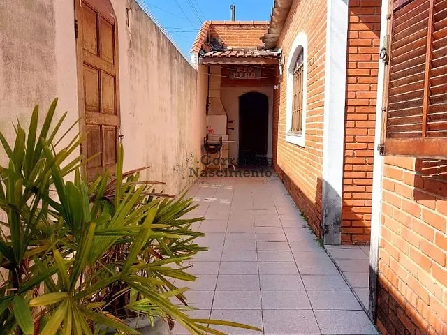 Casa com 250m² 2 quartos e 2 banheiros, à venda, no bairro Jardim Santa Maria em Jacareí