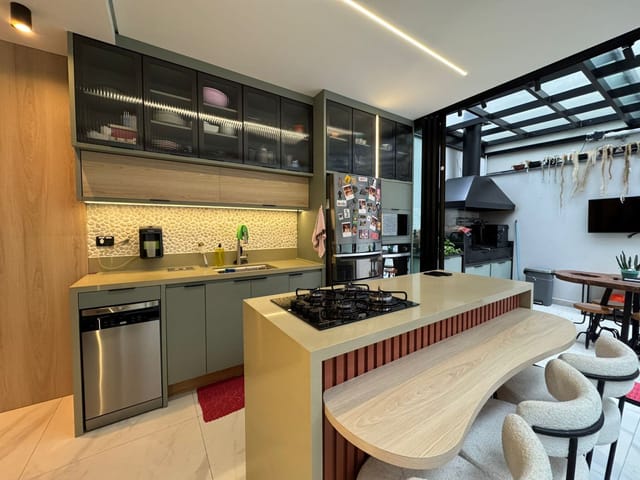 Casa com 140m² 3 quartos e 3 banheiros, à venda, no bairro Bela Vista em Osasco