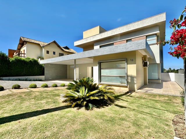 Casa com 561m² 3 quartos e 4 banheiros, à venda, no bairro Aldeia da Fazendinha em Carapicuíba