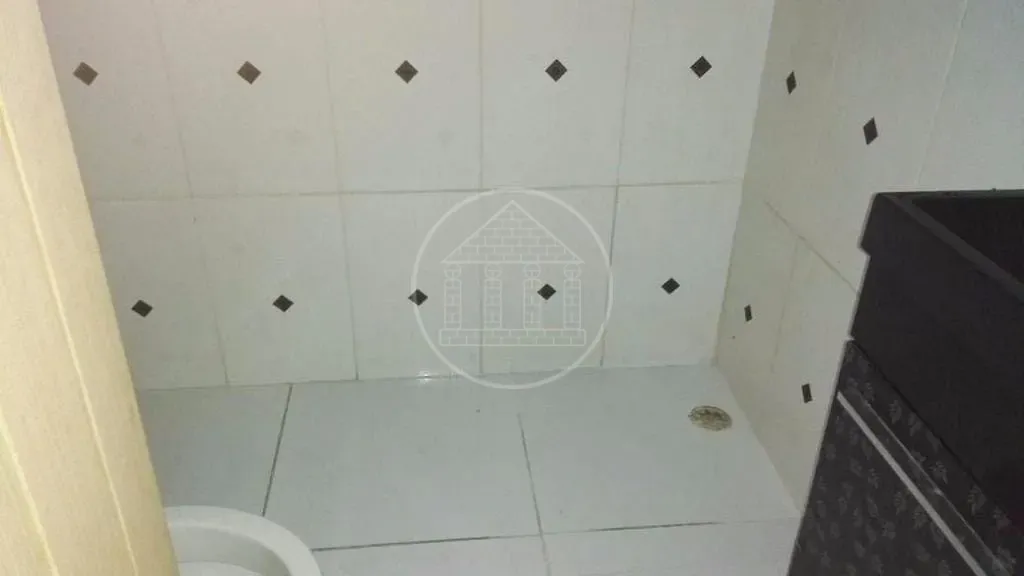 Casa, 6 quartos, 220 m² - Foto 1