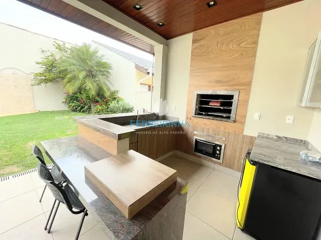 Casa com 450m² 4 quartos e 5 banheiros, para alugar, no bairro Conjunto Residencial Esplanada do Sol em São José dos Campos