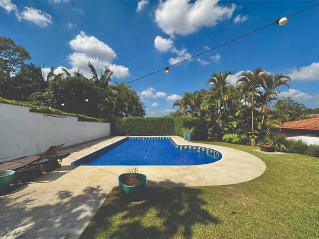 Casa com 300m² 4 quartos e 5 banheiros, à venda, no bairro Granja Viana II em Cotia