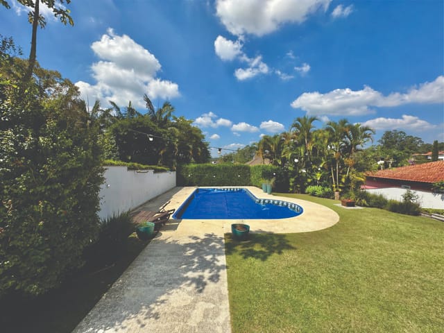 Casa com 300m² 4 quartos e 5 banheiros, à venda, no bairro Granja Viana II em Cotia