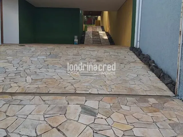 Casa com 804m² 7 quartos e 3 banheiros, à venda, no bairro Jardim Caviúna em Rolândia