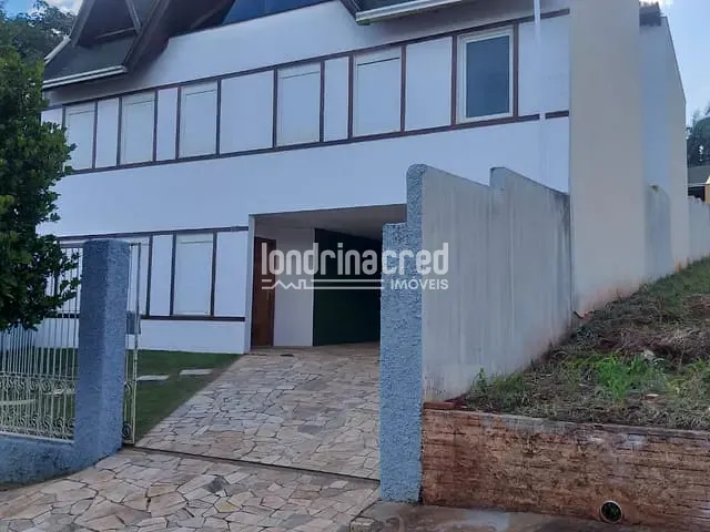 Casa com 804m² 7 quartos e 3 banheiros, à venda, no bairro Jardim Caviúna em Rolândia