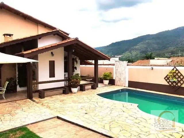 Casa com 277m² 3 quartos e 3 banheiros, à venda, no bairro Jardim Maristela em Atibaia