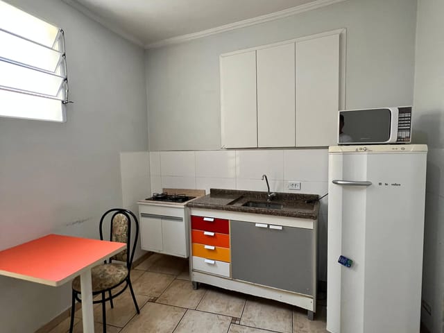 Casa com 30m² 1 quarto e 1 banheiro, para alugar, no bairro Vila Campesina em Osasco