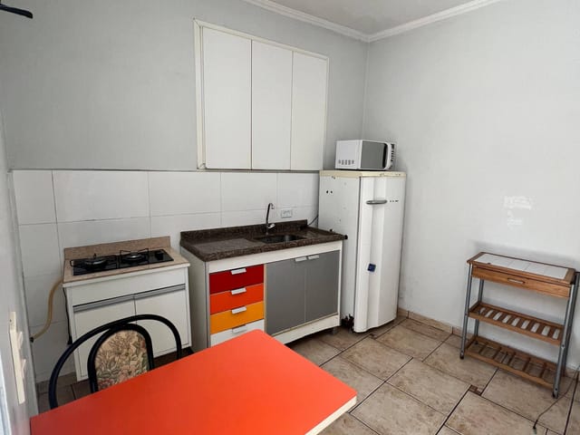 Casa com 30m² 1 quarto e 1 banheiro, para alugar, no bairro Vila Campesina em Osasco