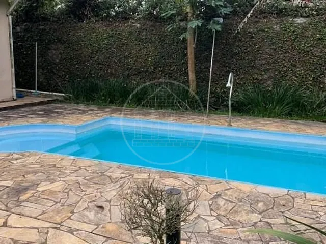 Casa com 580m² 3 quartos e 3 banheiros, à venda ou para alugar, no bairro Jardim das Palmeiras (Zona Sul) em São Paulo