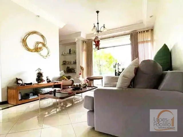 Casa com 702m² 4 quartos e 4 banheiros, à venda, no bairro Jardim Itaperi em Atibaia