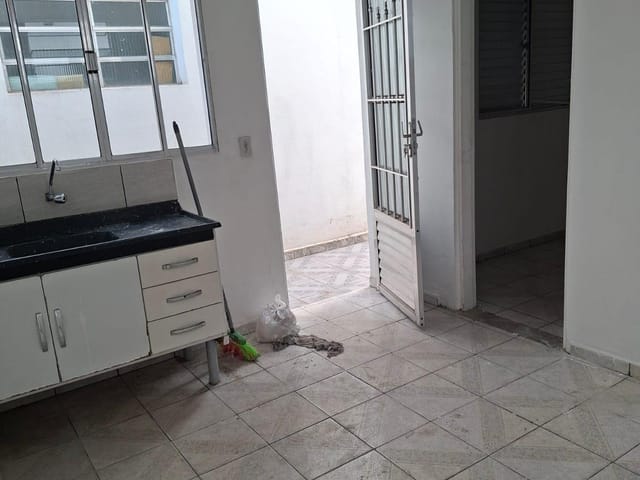 Casa com 50m² 1 quarto e 1 banheiro, para alugar, no bairro Conjunto Promorar Raposo Tavares em São Paulo