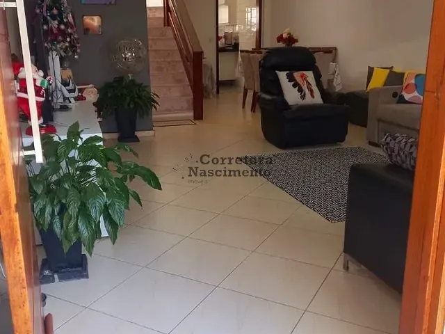 Casa com 170m², à venda, no bairro Jardim Califórnia em Jacareí