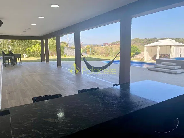 Casa com 1400m² 3 quartos e 4 banheiros, à venda, no bairro Granjas Rurais Reunidas São Judas Tadeu em Taubaté