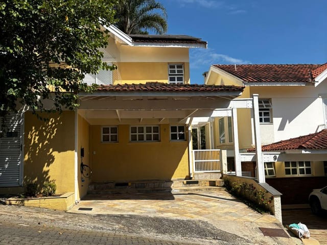 Casa 4 quartos e 3 banheiros, à venda, no bairro Jardim Barbacena em Cotia