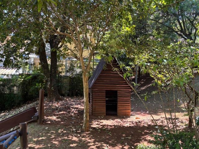 Casa 4 quartos e 3 banheiros, à venda, no bairro Jardim Barbacena em Cotia