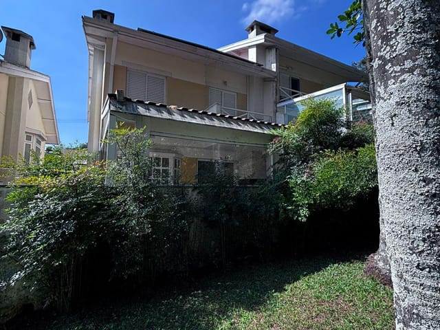 Casa 4 quartos e 3 banheiros, à venda, no bairro Jardim Barbacena em Cotia