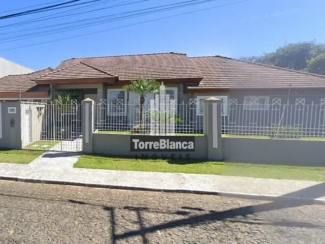 Casa com 30m² 4 quartos e 3 banheiros, à venda, no bairro Jardim Carvalho em Ponta Grossa