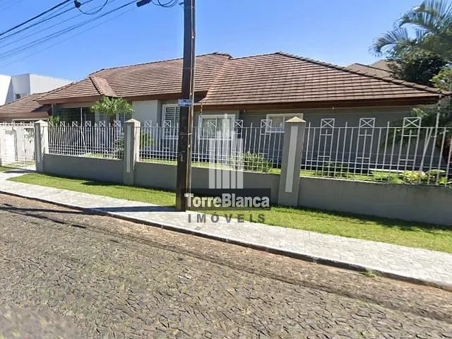 Casa com 30m² 4 quartos e 3 banheiros, à venda, no bairro Jardim Carvalho em Ponta Grossa