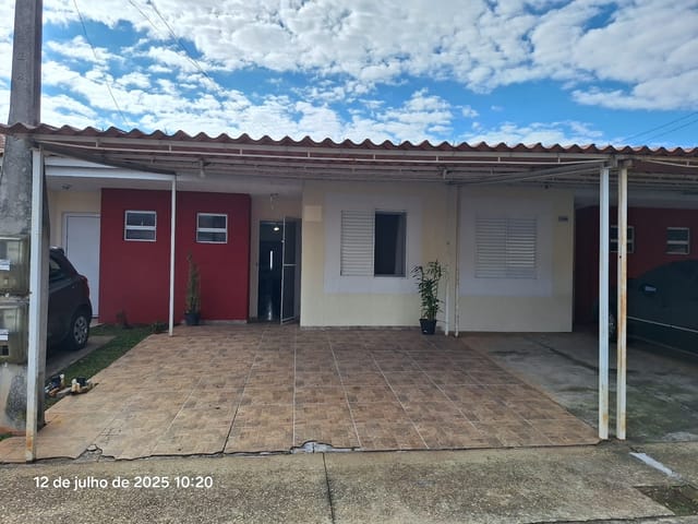 Venda e Locação - Casa com 3 quartos, 2 vagas de garagem, Churrasqueira, Condomínio Moradas, Boa Vista.