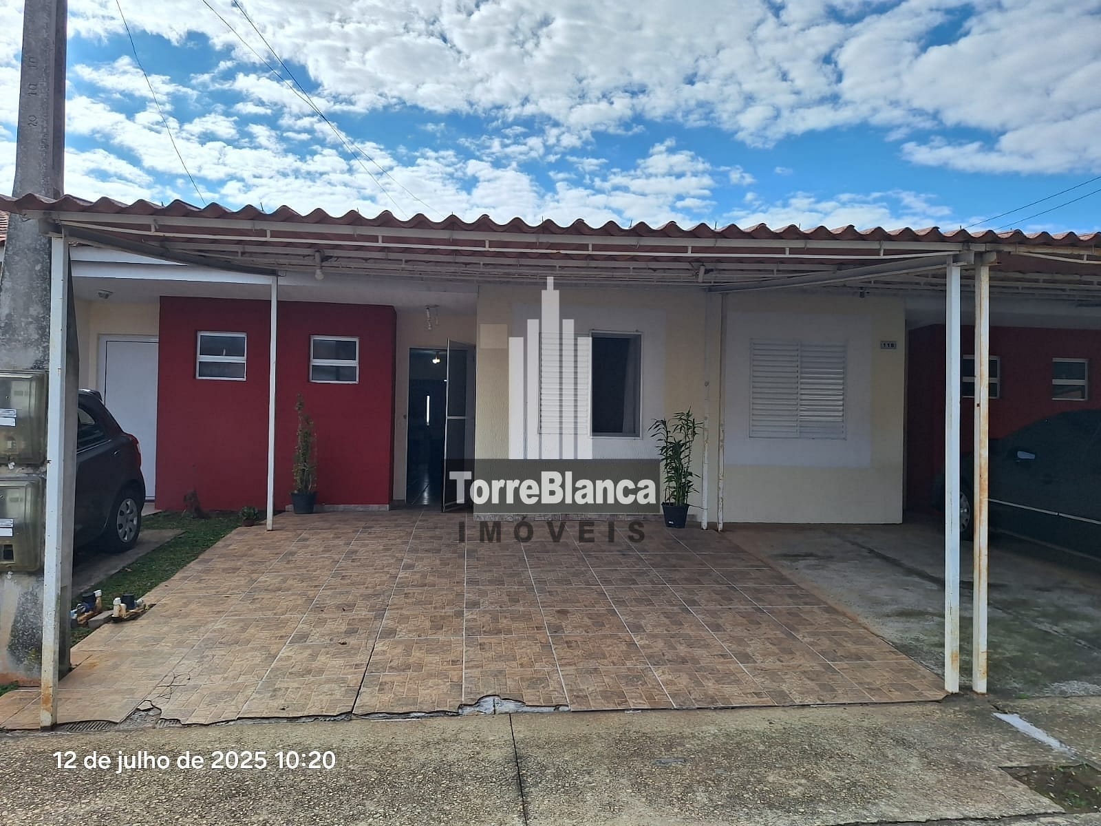 Casa à venda com 3 quartos, 70m² - Foto 1