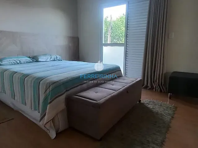 Casa com 252m² 4 quartos e 4 banheiros, à venda, no bairro Urbanova em São José dos Campos