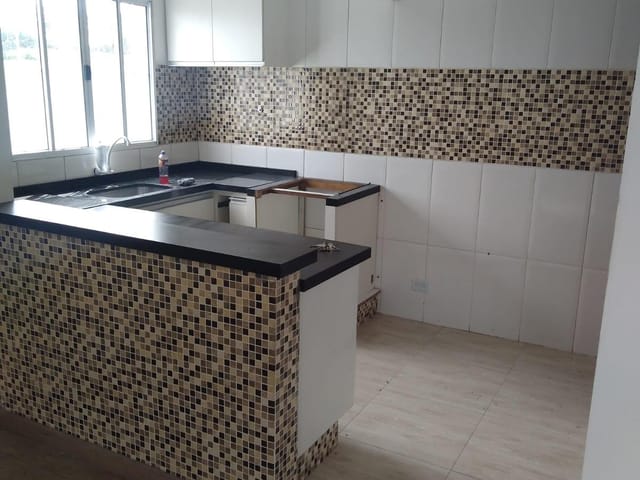 Casa 3 quartos e 2 banheiros, à venda, no bairro Jardim Estela Mari em Cotia