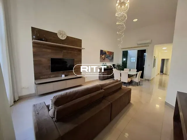 Casa com 300m² 3 quartos e 2 banheiros, à venda, no bairro Parque Brasil 500 em Paulínia