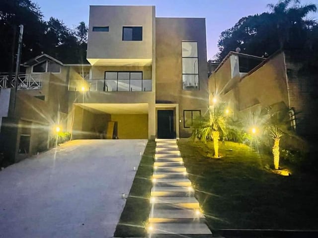Casa com 360m² 3 quartos e 3 banheiros, à venda, no bairro Transurb em Itapevi