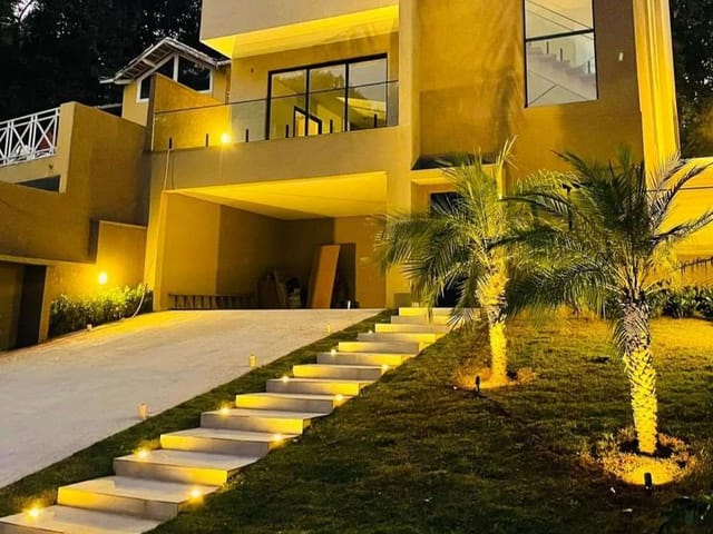 Casa com 360m² 3 quartos e 3 banheiros, à venda, no bairro Transurb em Itapevi