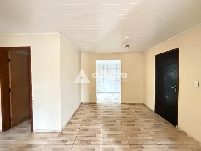 Casa 2 quartos e 2 banheiros, para alugar, no bairro Colônia Dona Luíza em Ponta Grossa
