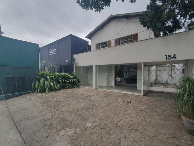 Casa com 300m², para alugar, no bairro Indianópolis em São Paulo