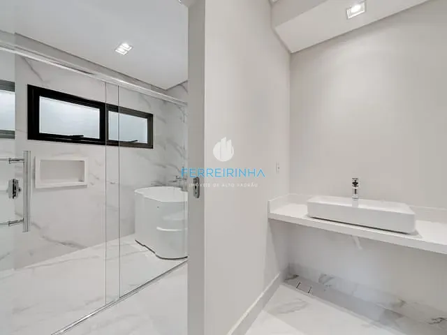 Casa com 3774m² 4 quartos e 4 banheiros, à venda, no bairro Bosque dos Eucaliptos em São José dos Campos