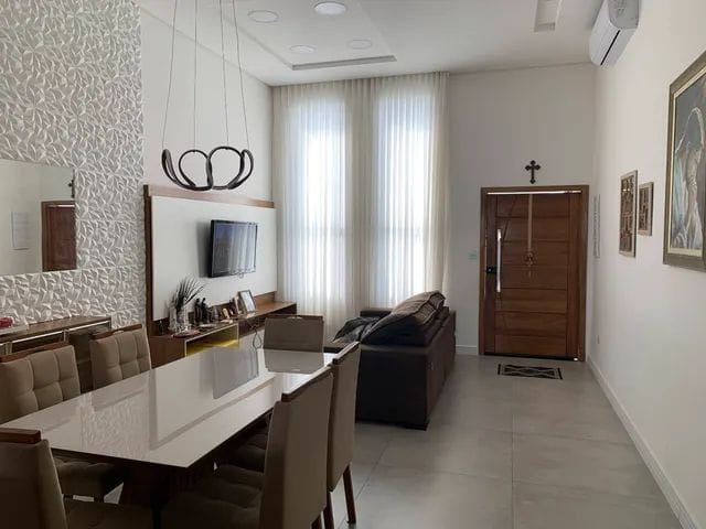 Casa com 255m² 3 quartos e 3 banheiros, à venda, no bairro Guedes em Tremembé