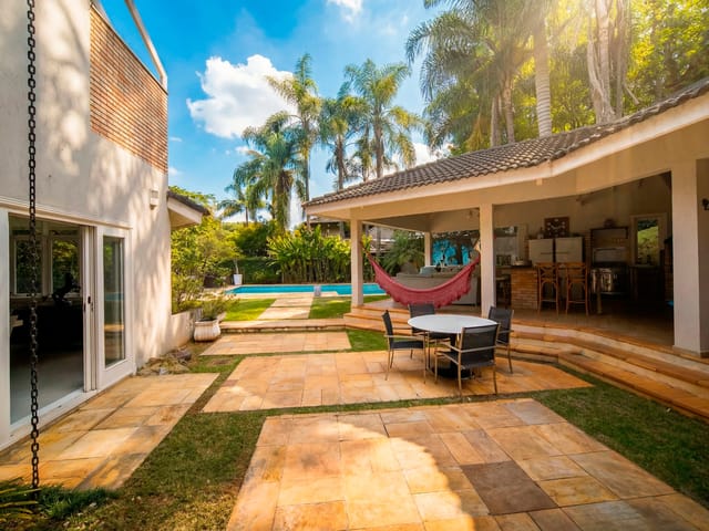 Casa com 1194m² 4 quartos e 6 banheiros, à venda, no bairro Altos de São Fernando em Jandira