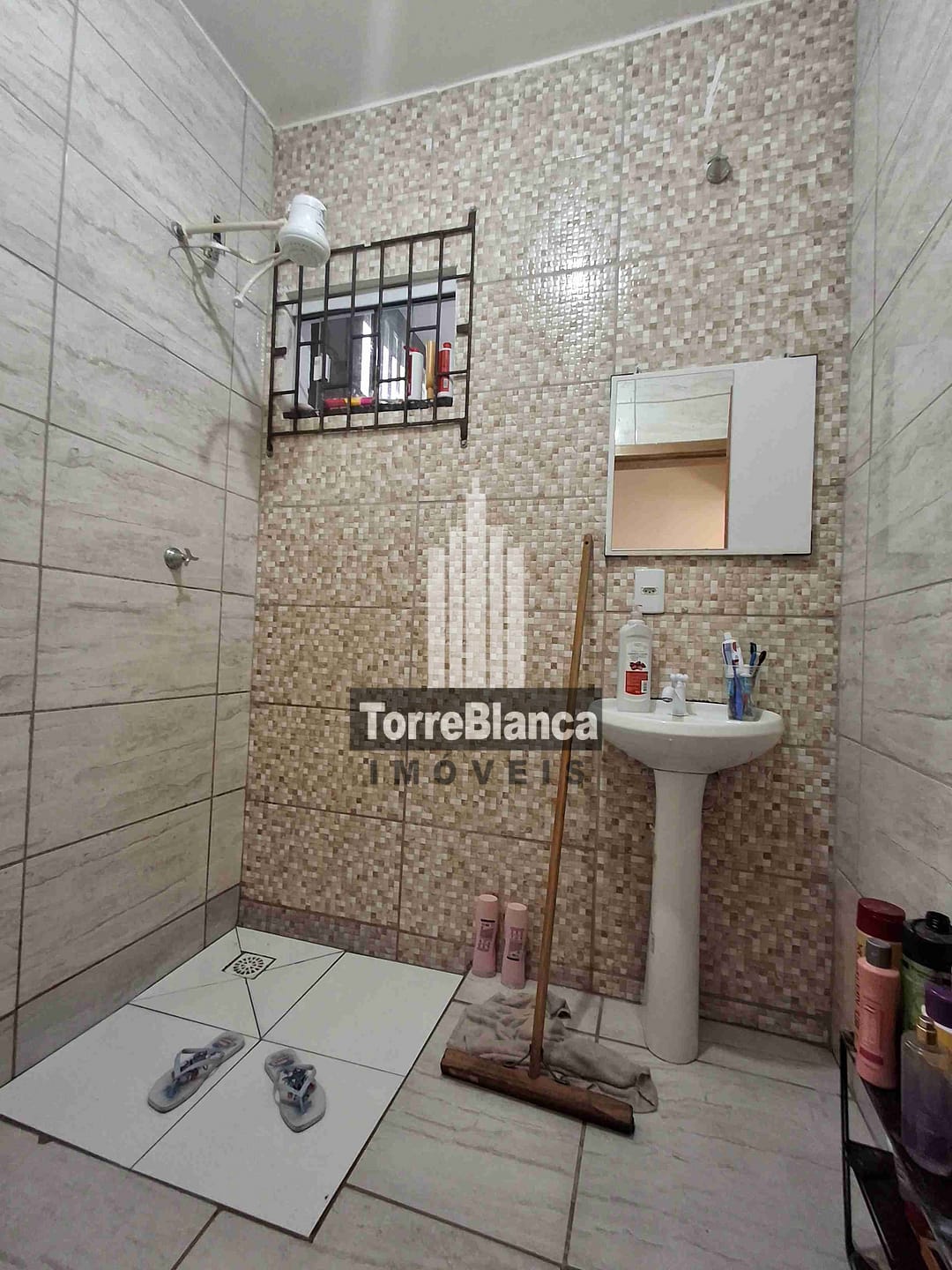 Casa à venda com 2 quartos, 60m² - Foto 9