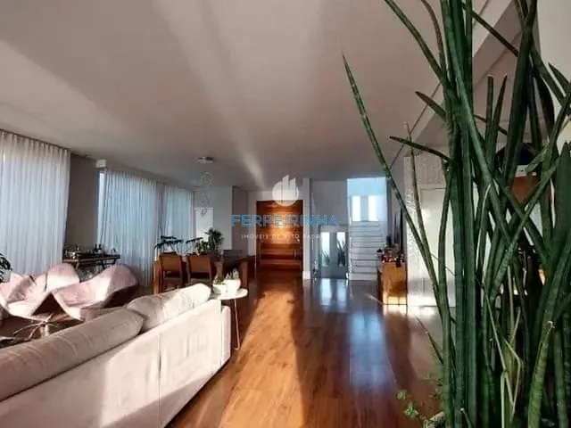 Casa com 450m² 6 quartos e 6 banheiros, à venda, no bairro Condomínio Residencial Jaguary em São José dos Campos