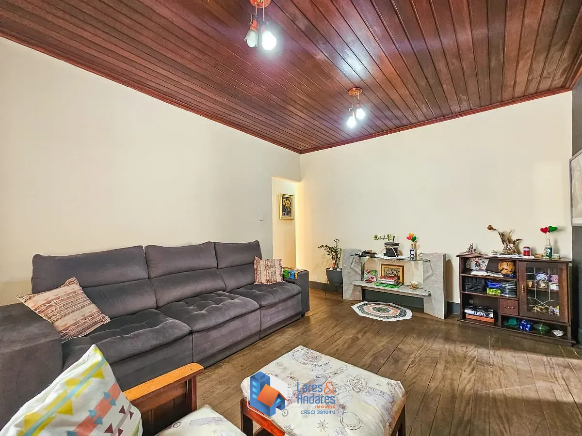 Casa, 3 quartos, 244 m² - Foto 1