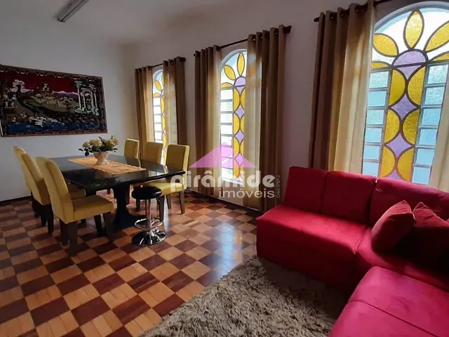 Casa com 420m² 4 quartos e 3 banheiros, à venda, no bairro Monte Castelo em São José dos Campos