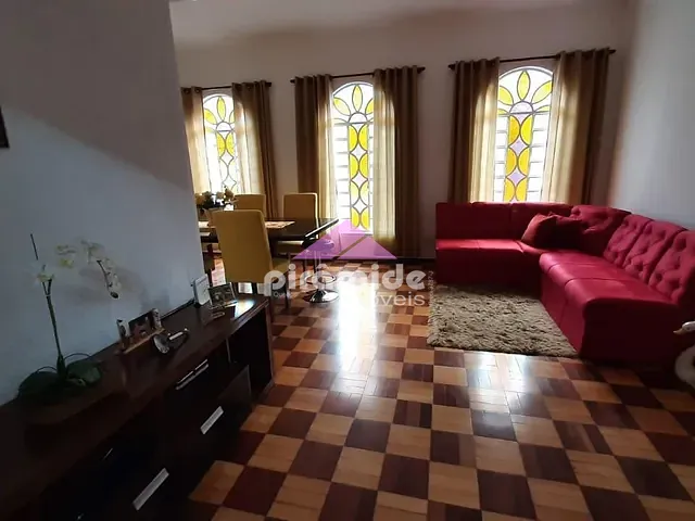 Casa com 420m² 4 quartos e 3 banheiros, à venda, no bairro Monte Castelo em São José dos Campos