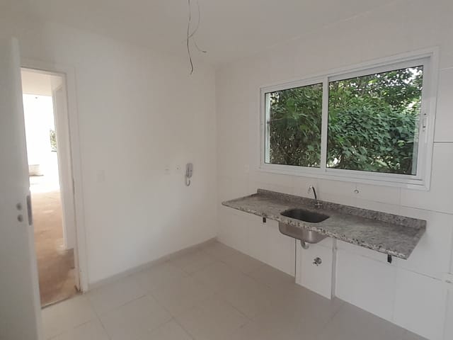 Casa com 213m² 4 quartos e 5 banheiros, à venda, no bairro Jardim da Glória em Cotia