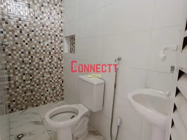 Casa com 200m² 4 quartos e 2 banheiros, à venda, no bairro Quintino Facci II em Ribeirão Preto