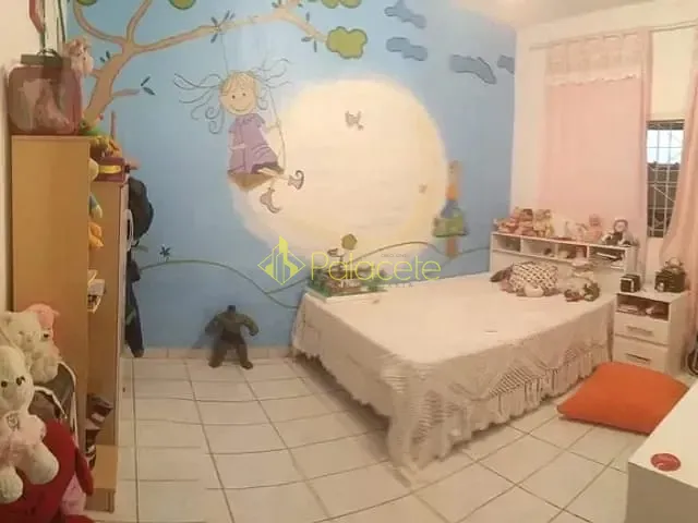 Casa com 250m² 4 quartos e 3 banheiros, à venda, no bairro Jardim Sonia Maria em Taubaté