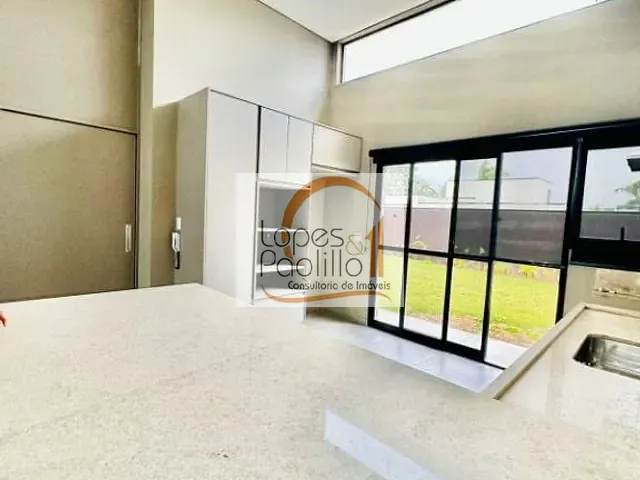Casa com 270m² 3 quartos e 1 banheiro, à venda, no bairro Vila Santista em Atibaia