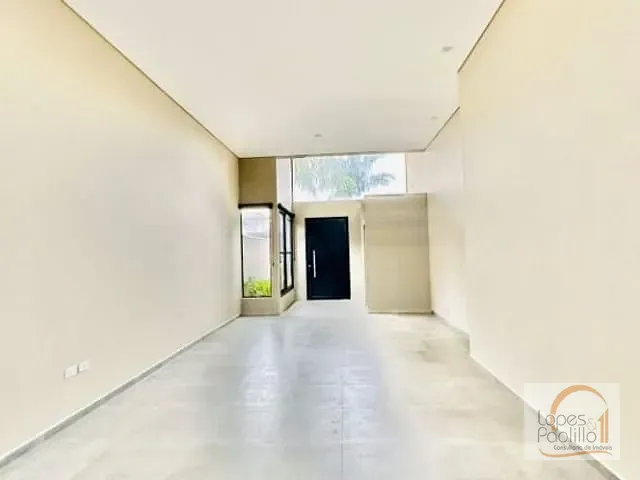 Casa com 270m² 3 quartos e 1 banheiro, à venda, no bairro Vila Santista em Atibaia