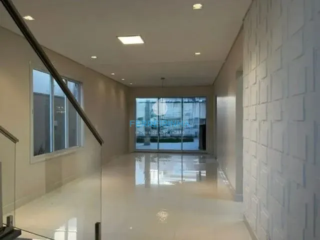 Casa com 250m² 3 quartos e 2 banheiros, à venda, no bairro Urbanova em São José dos Campos