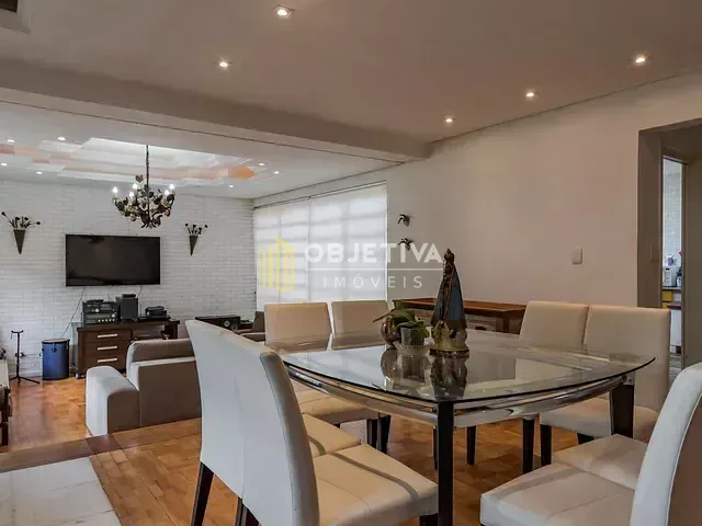 Casa 3 quartos e 4 banheiros, para alugar, no bairro Três Figueiras em Porto Alegre