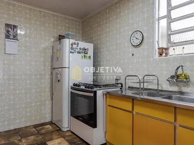Casa 3 quartos e 4 banheiros, para alugar, no bairro Três Figueiras em Porto Alegre