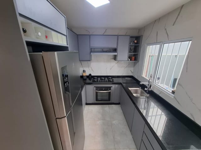 Casa 2 quartos e 2 banheiros, à venda, no bairro Parque Rincão em Cotia
