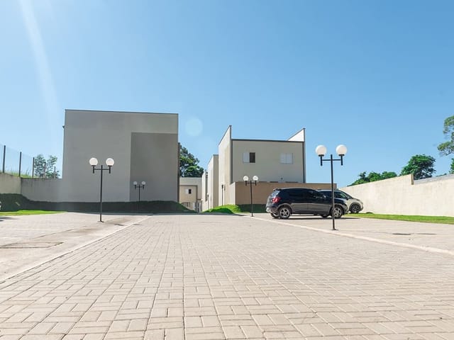Casa 2 quartos e 2 banheiros, à venda, no bairro Parque Rincão em Cotia